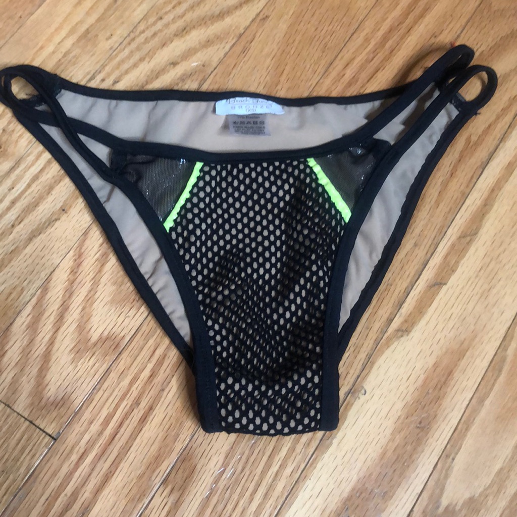 Tiny Bottoms